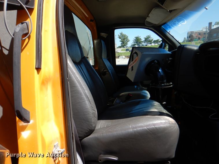 image for item DM1382 2004 Chevrolet C7500  oil distributor truck