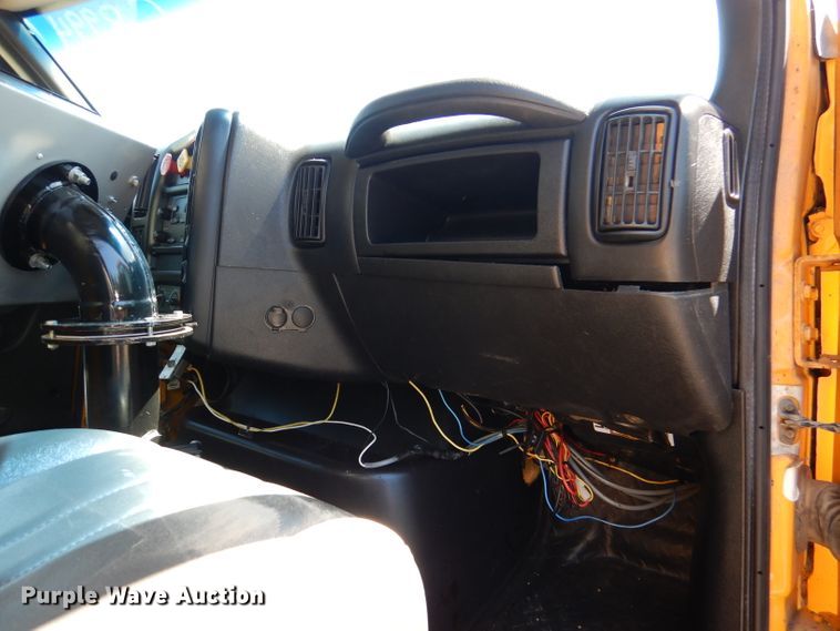 image for item DM1382 2004 Chevrolet C7500  oil distributor truck