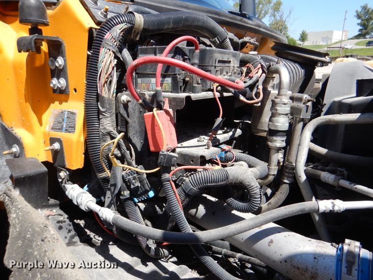 image for item DM1382 2004 Chevrolet C7500  oil distributor truck