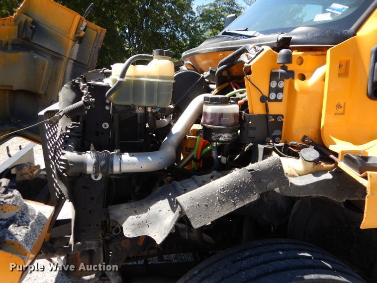 image for item DM1382 2004 Chevrolet C7500  oil distributor truck