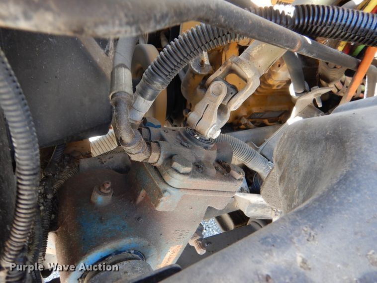 image for item DM1382 2004 Chevrolet C7500  oil distributor truck