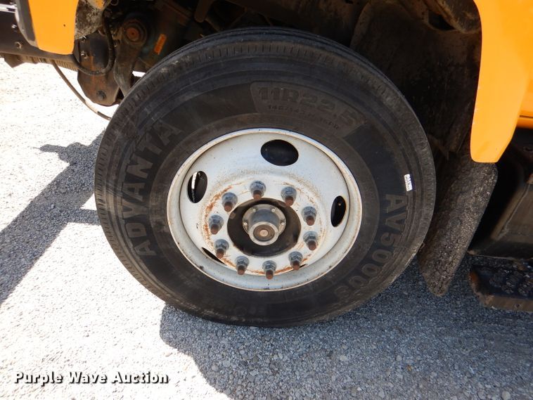 image for item DM1382 2004 Chevrolet C7500  oil distributor truck