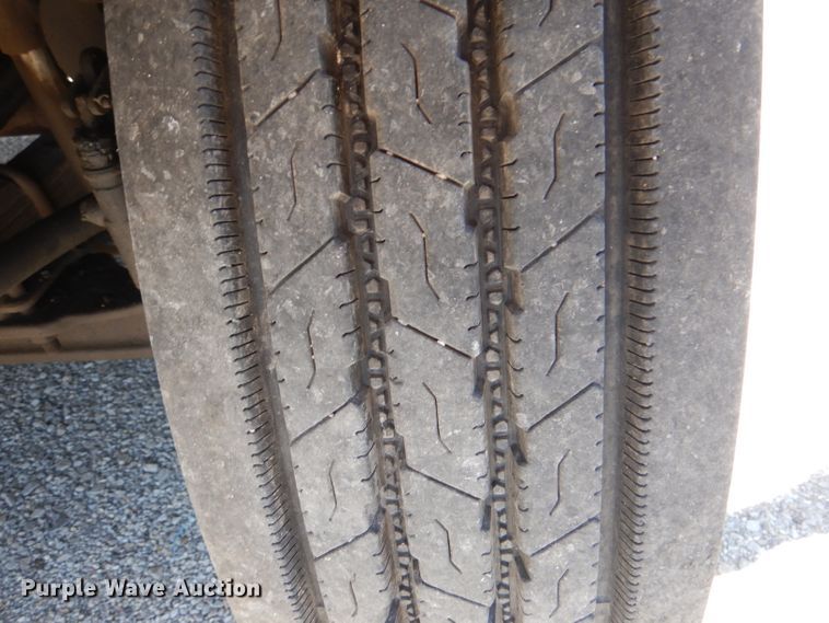 image for item DM1382 2004 Chevrolet C7500  oil distributor truck