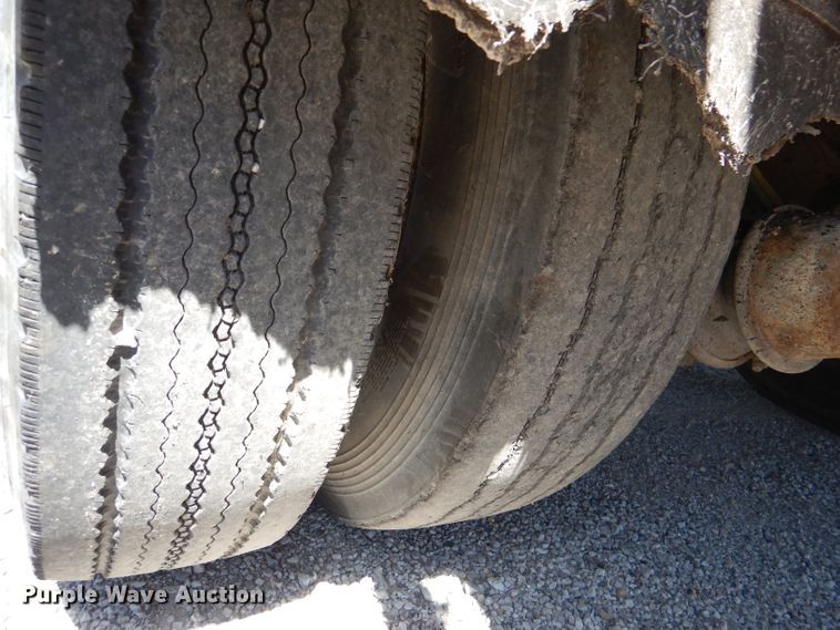 image for item DM1382 2004 Chevrolet C7500  oil distributor truck