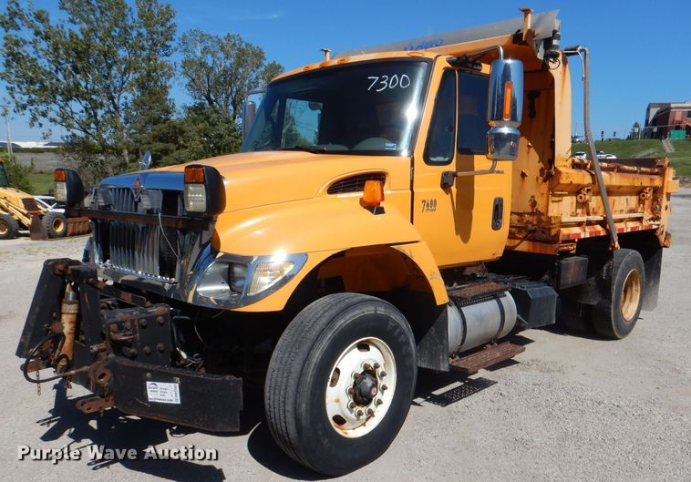 image for item DM1383 2005 International WorkStar 7400  dump truck