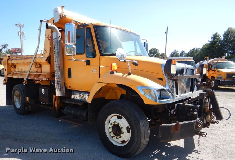 image for item DM1383 2005 International WorkStar 7400  dump truck