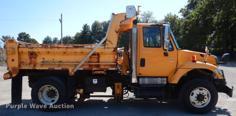 image for item DM1383 2005 International WorkStar 7400  dump truck