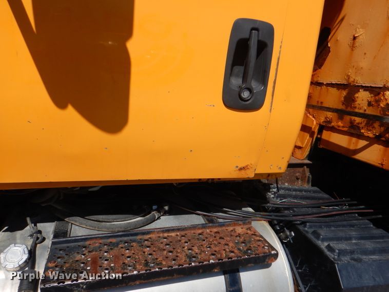 image for item DM1383 2005 International WorkStar 7400  dump truck