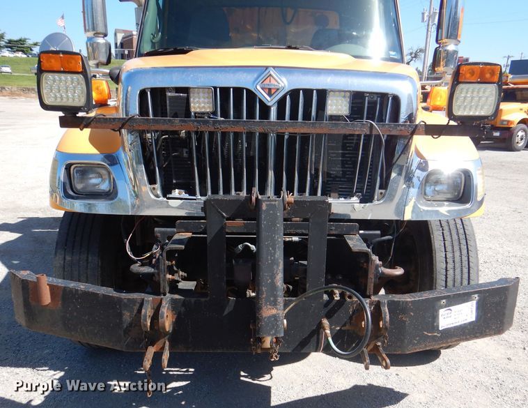 image for item DM1383 2005 International WorkStar 7400  dump truck