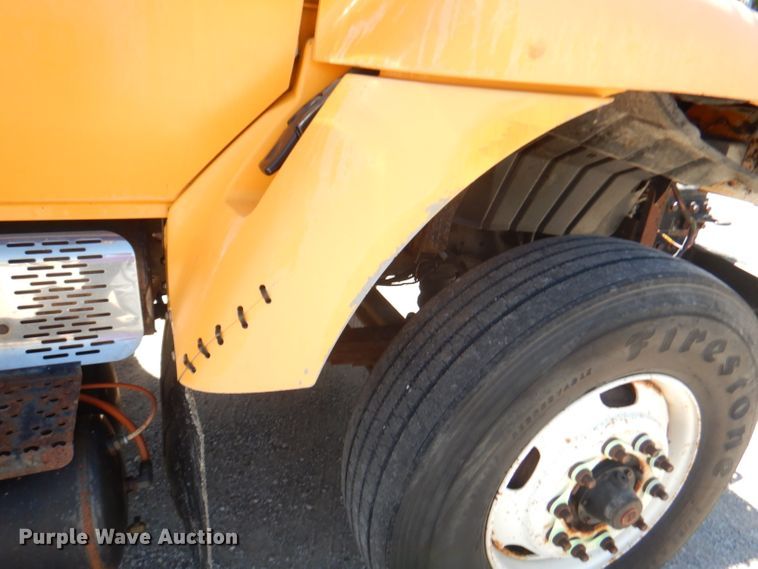 image for item DM1383 2005 International WorkStar 7400  dump truck