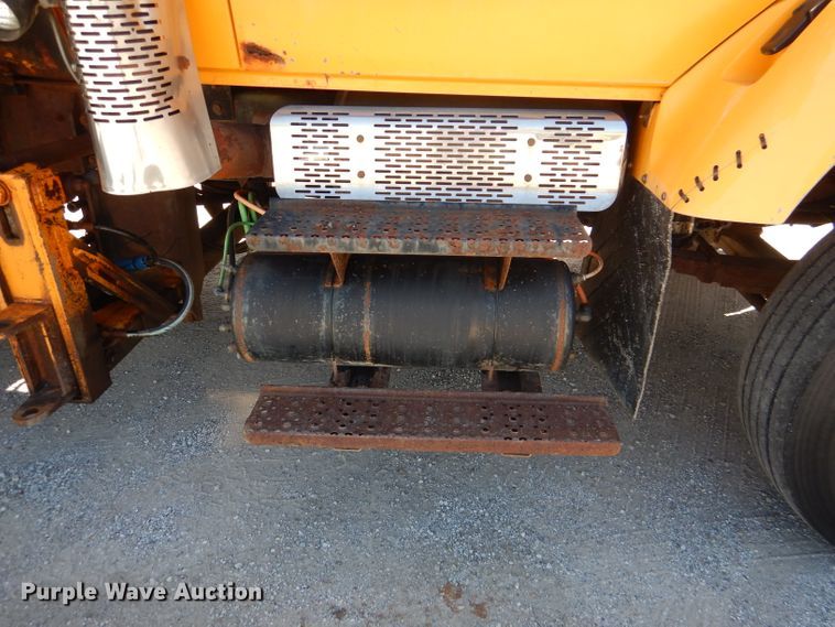 image for item DM1383 2005 International WorkStar 7400  dump truck