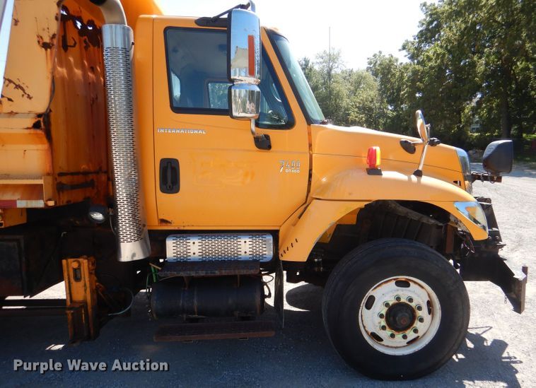 image for item DM1383 2005 International WorkStar 7400  dump truck