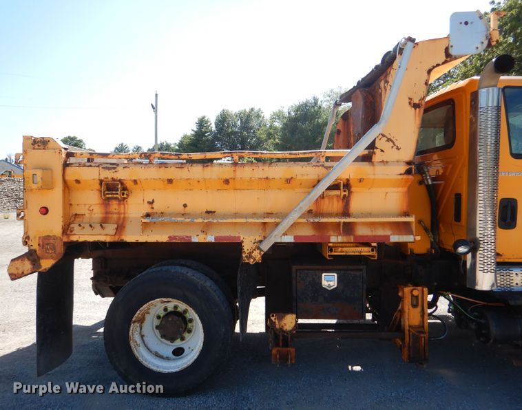 image for item DM1383 2005 International WorkStar 7400  dump truck