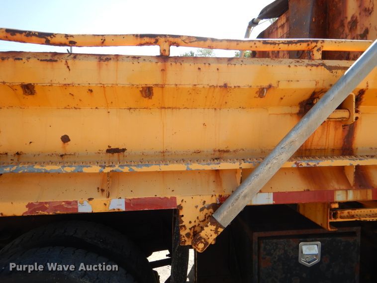 image for item DM1383 2005 International WorkStar 7400  dump truck