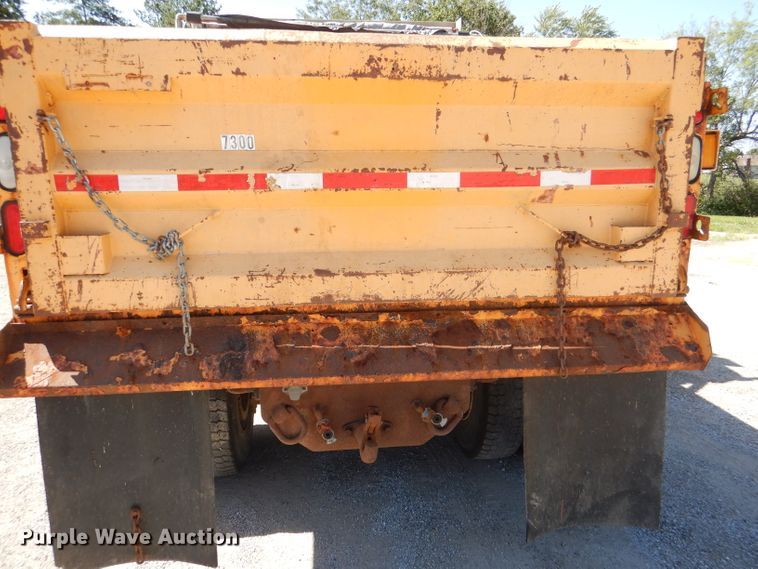 image for item DM1383 2005 International WorkStar 7400  dump truck