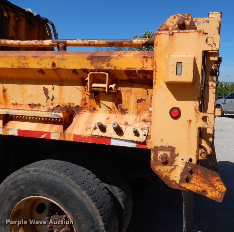 image for item DM1383 2005 International WorkStar 7400  dump truck