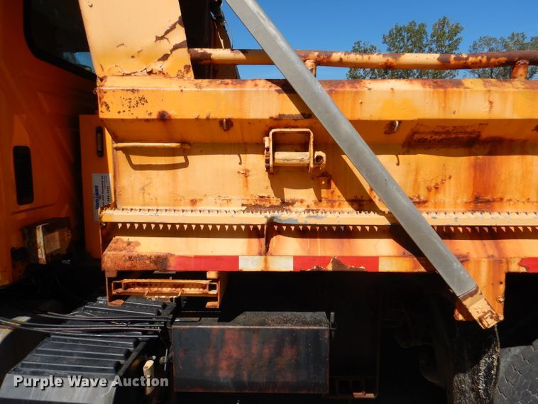 image for item DM1383 2005 International WorkStar 7400  dump truck