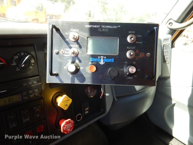 image for item DM1383 2005 International WorkStar 7400  dump truck