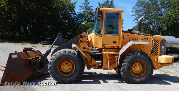 image for item DM1384 2004 Volvo L70E  wheel loader