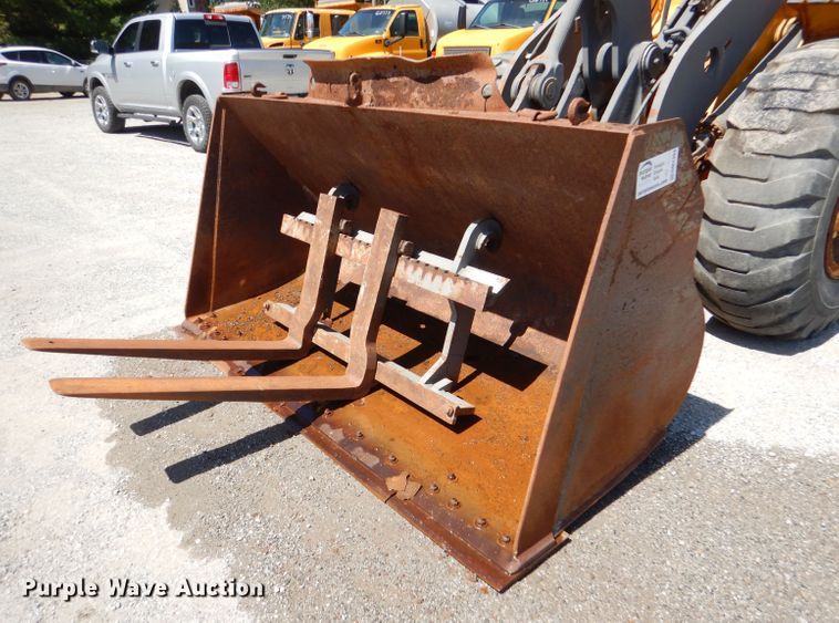 image for item DM1384 2004 Volvo L70E  wheel loader