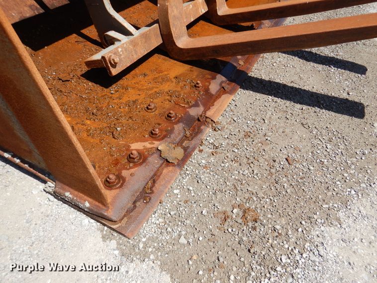 image for item DM1384 2004 Volvo L70E  wheel loader