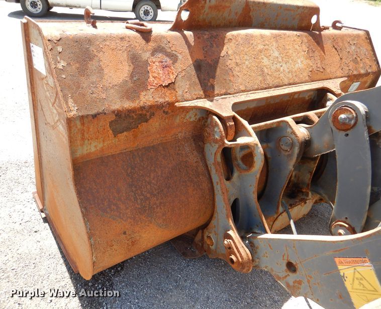 image for item DM1384 2004 Volvo L70E  wheel loader