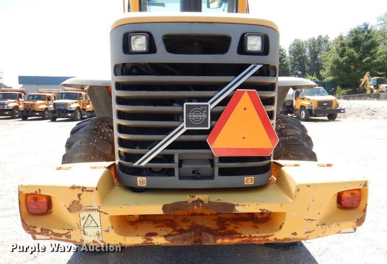 image for item DM1384 2004 Volvo L70E  wheel loader