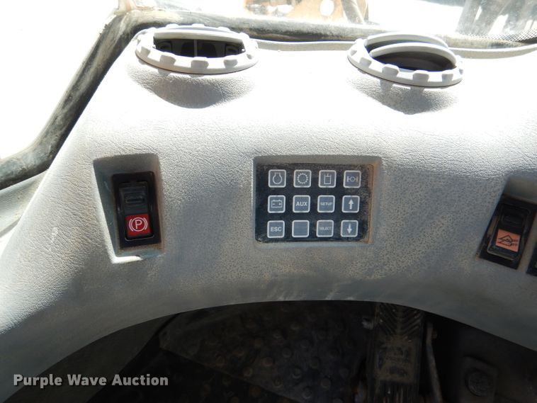 image for item DM1384 2004 Volvo L70E  wheel loader