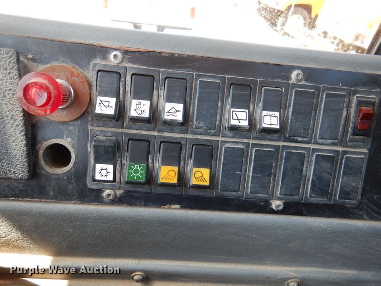 image for item DM1384 2004 Volvo L70E  wheel loader