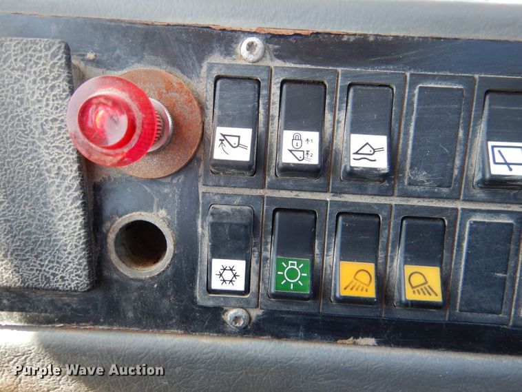 image for item DM1384 2004 Volvo L70E  wheel loader