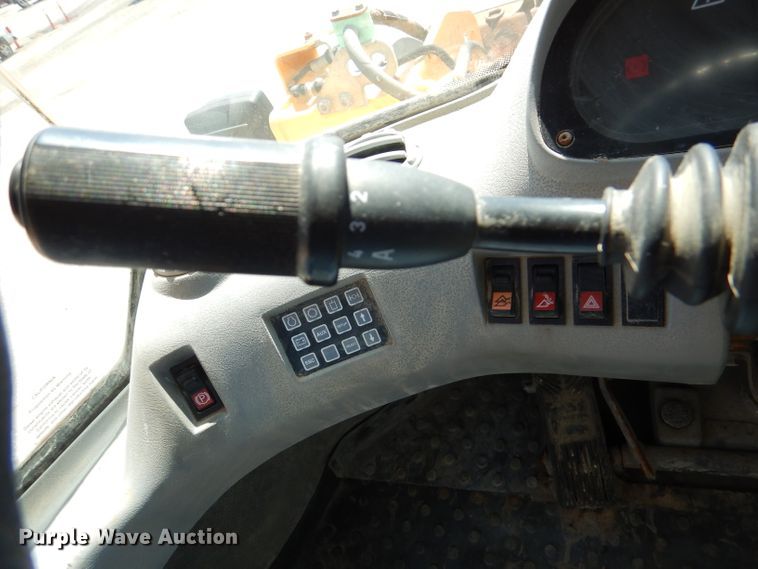 image for item DM1384 2004 Volvo L70E  wheel loader