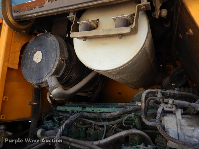 image for item DM1384 2004 Volvo L70E  wheel loader