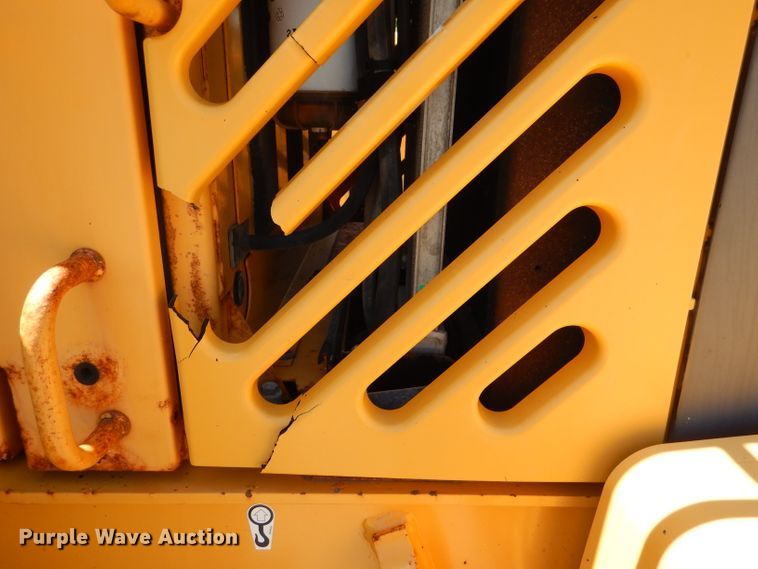 image for item DM1384 2004 Volvo L70E  wheel loader