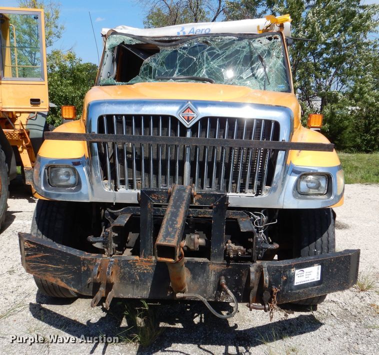 image for item DM1385 2006 International WorkStar 7400  dump truck