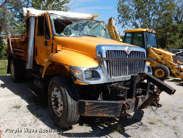 image for item DM1385 2006 International WorkStar 7400  dump truck