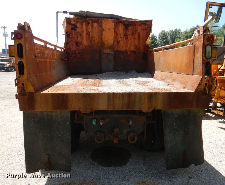 image for item DM1385 2006 International WorkStar 7400  dump truck