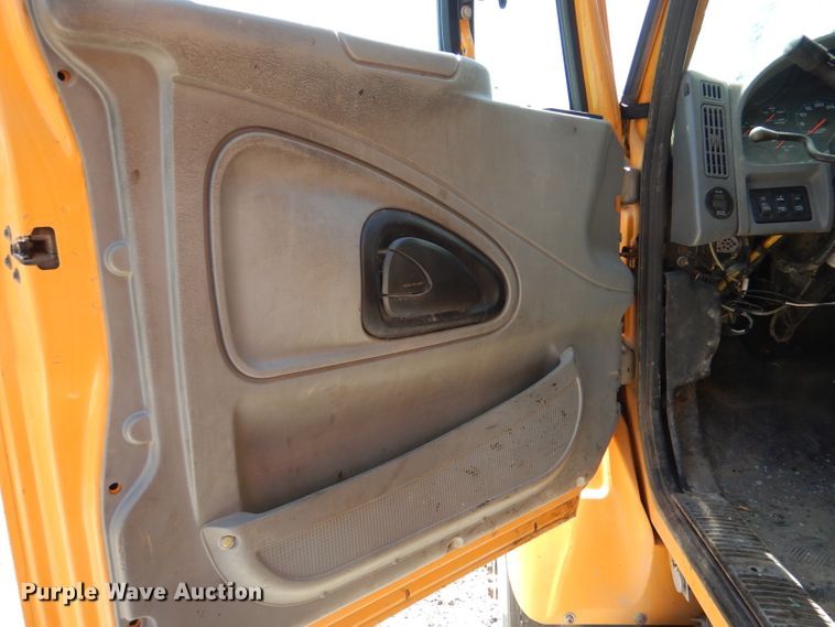 image for item DM1385 2006 International WorkStar 7400  dump truck