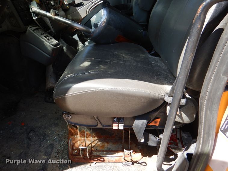 image for item DM1385 2006 International WorkStar 7400  dump truck