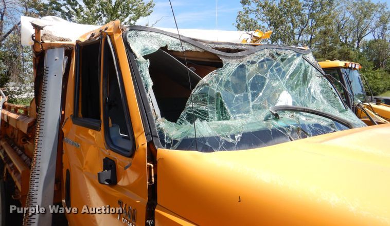 image for item DM1385 2006 International WorkStar 7400  dump truck