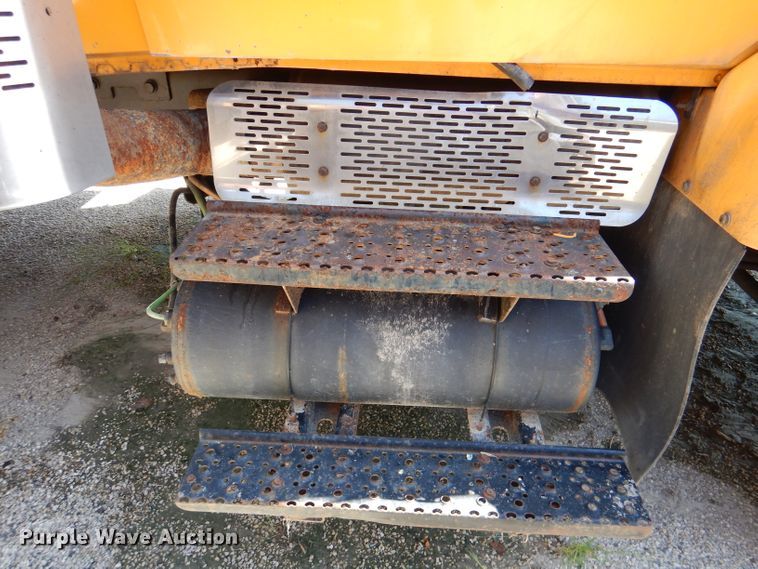 image for item DM1385 2006 International WorkStar 7400  dump truck