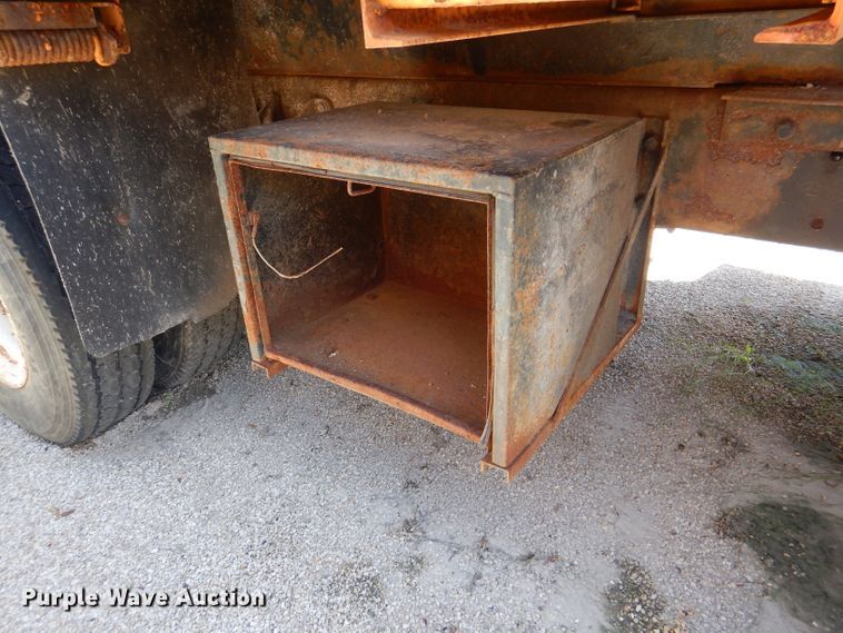 image for item DM1385 2006 International WorkStar 7400  dump truck