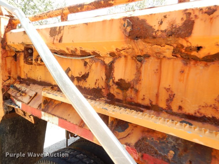 image for item DM1385 2006 International WorkStar 7400  dump truck