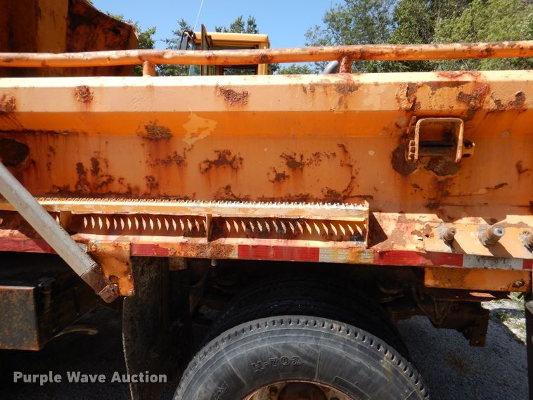 image for item DM1385 2006 International WorkStar 7400  dump truck