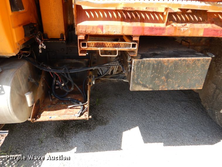 image for item DM1385 2006 International WorkStar 7400  dump truck