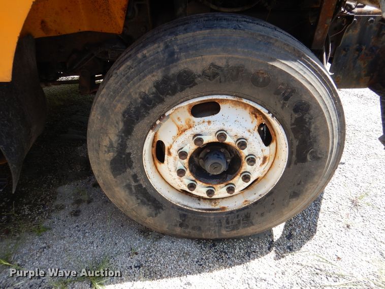 image for item DM1385 2006 International WorkStar 7400  dump truck