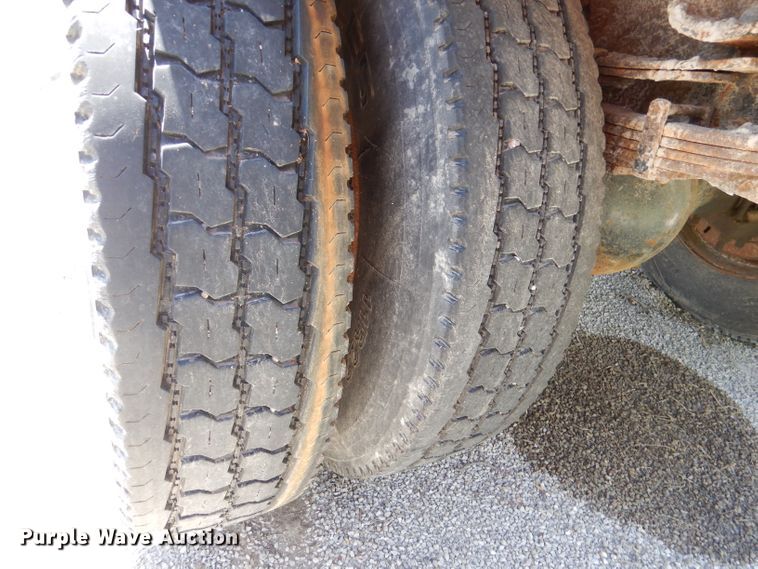 image for item DM1385 2006 International WorkStar 7400  dump truck