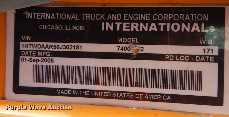 image for item DM1385 2006 International WorkStar 7400  dump truck