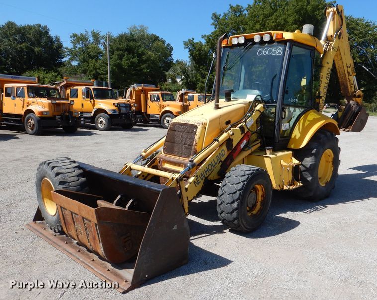 image for item DM1386 2002 New Holland LB110B  backhoe