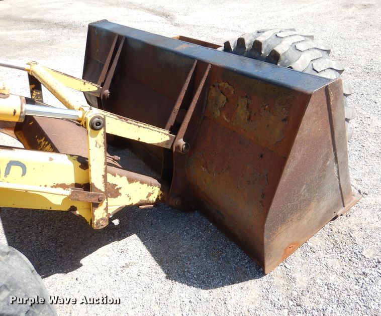 image for item DM1386 2002 New Holland LB110B  backhoe