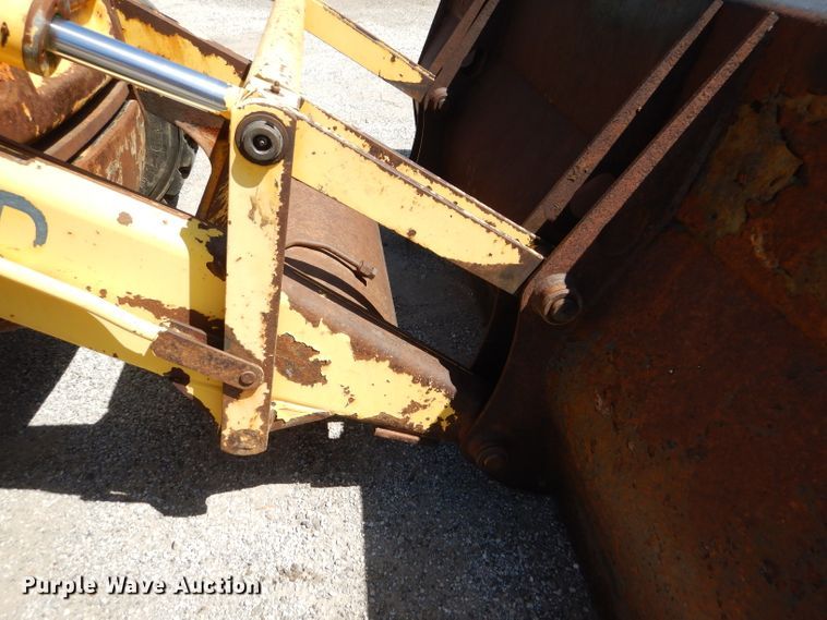 image for item DM1386 2002 New Holland LB110B  backhoe